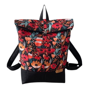 #HMV30 Blaur fekete alapon piros virágos vízhatlan rolltop hátizsák  - táska & tok - laptoptáska, laptop hátizsák - Meska.hu