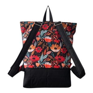 #HMV30 Blaur fekete alapon piros virágos vízhatlan rolltop hátizsák  - táska & tok - laptoptáska, laptop hátizsák - Meska.hu