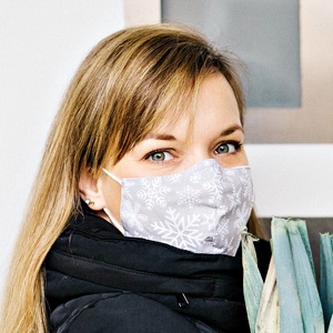 Ezüst hópelyhes elegáns szájmaszk - hópehely minta - ruha & divat - maszk, arcmaszk - női - Meska.hu