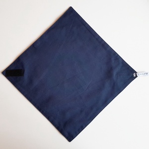 Minimál sötétkék irodai újraszalvéta férfiaknak is, fekete PUL belsővel, szendvics csomagolására - táska & tok - uzsonna- & ebéd tartó - szendvics csomagoló - Meska.hu