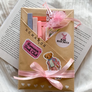 Blind date  with a book (romantikus) - könyves zsákbamacska - Meska.hu