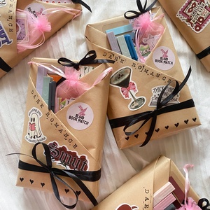 Blind date with a book (dark romance) - könyves zsákbamacska, Könyv & Zene, Könyv, Fotó, grafika, rajz, illusztráció, Papírművészet, MESKA