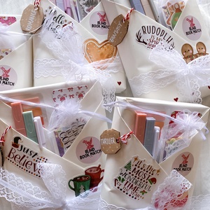 Blind date  with a book (romantikus) - könyves zsákbamacska, Könyv & Zene, Könyv, Fotó, grafika, rajz, illusztráció, Papírművészet, MESKA