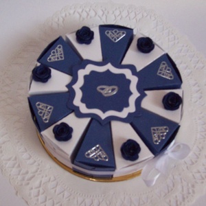 Pénzajándék átadó torta - kék-fehér, mini - otthon & életmód - papír, írószer - ajándékozás kellékei - papírtorta - Meska.hu