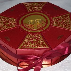Nászajándék átadó torta - burgundi vörös-arany - esküvő - emlék & ajándék - nászajándék - Meska.hu