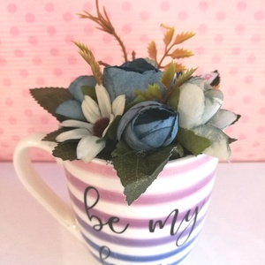 Kézműves virágdísz bögrében, Otthon & Életmód, Dekoráció, Virágdekoráció, Virágdíszek, Asztali virágdísz, Mindenmás, MESKA