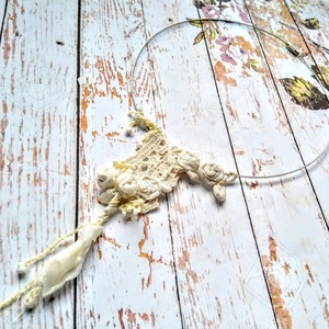 Shabby chic stílusú, ekrü színű csipke, selyem rózsás, gyöngyös nyakék - ékszer - nyaklánc - statement nyaklánc - Meska.hu
