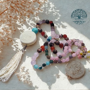 ORGONIT mala 108 szemes imafüzér, kalcedon medállal, rodonit, rózsakvarc, achát, amazonit, cseresznyekvarc ásványokkal - otthon & életmód - dekoráció - spiritualitás - mala - Meska.hu