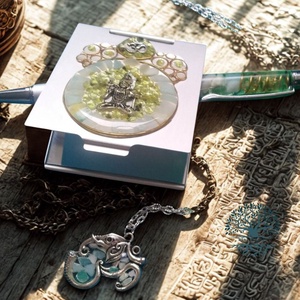 Orgonit tükör, nyaklánc, golyóstoll szett - Meska.hu