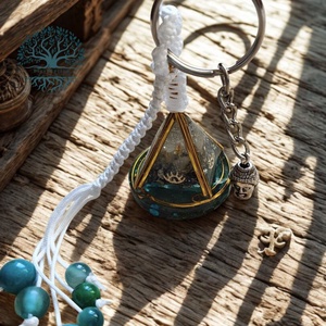 Orgonit rutilkvarc és pirit mini piramis kulcstartó - táska & tok - kulcstartó & táskadísz - kulcstartó - Meska.hu