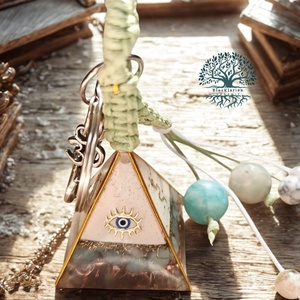 Orgonit amazonit lelkierő mini piramis kulcstartó, Táska & Tok, Kulcstartó & Táskadísz, Kulcstartó, Csomózás, Mindenmás, MESKA