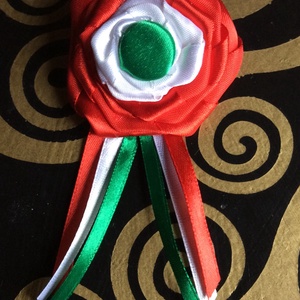 Nemzetiszín kokárda gombközéppel nagy méret - ékszer - kitűző és bross - kitűző - Meska.hu