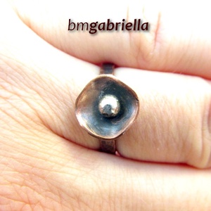 Pipacs - kovácsolt vörösréz gyűrű - egyedi tervezésű kézműves gyűrű - ékszer - gyűrű - szoliter gyűrű - Meska.hu