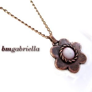 Fehér alandor - kézműves medál, nyaklánc - virág medál, egyedi tervezésű kézműves ékszer - ékszer - nyaklánc - medálos nyaklánc - Meska.hu