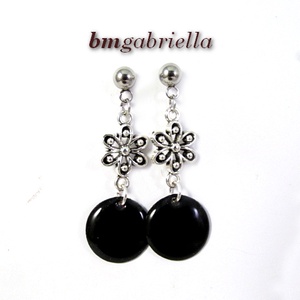 Virág - kézműves lógós fülbevaló orvosi fém beszúróval és fekete tűzzománc koronggal - ékszer - fülbevaló - lógó fülbevaló - Meska.hu Virág - kézműves lógós fülbevaló orvosi fém beszúróval és fekete tűzzománc koronggal - ékszer - fülbevaló - lógó fülbevaló - Meska.hu