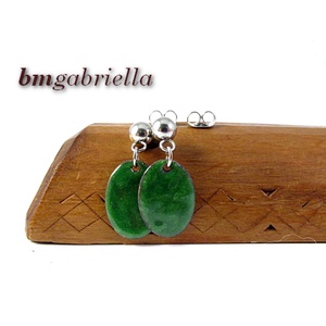 Zöld bedugós lógós tűzzománc fülbevaló orvosi fém beszúróval - ékszer - fülbevaló - lógó fülbevaló - Meska.hu