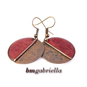 Vidám Felemás - gránátvörös tűzzománc fülbevaló - egyedi tervezésű kézműves ékszer - Meska.hu