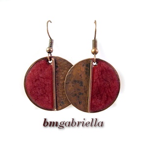 Vidám Felemás - gránátvörös tűzzománc fülbevaló - egyedi tervezésű kézműves ékszer - ékszer - fülbevaló - lógó fülbevaló - Meska.hu