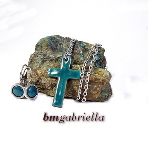 Tűzzománc ékszerszett - kereszt medál orvosi fém láncon és francia kapcsos fülbevaló - türkiz - ékszer - ékszerszett - Meska.hu