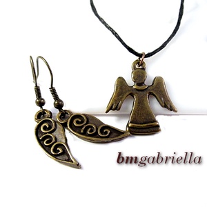 Röppenő angyal  - egyedi tervezésű ékszerszett - angyal medál és angyalszárny fülbevaló - ékszer - ékszerszett - Meska.hu