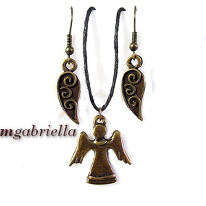 Röppenő angyal  - egyedi tervezésű ékszerszett - angyal medál és angyalszárny fülbevaló - ékszer - ékszerszett - Meska.hu