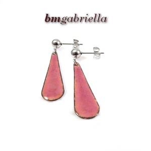 Rózsaszín csepp - tűzzománc bedugós fülbevaló orvosi fém tűvel és stopperrel - ékszer - fülbevaló - lógó fülbevaló - Meska.hu
