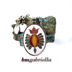 Nyíló tulipán ékszerszett- egyedi tűzzománc nyaklánc és fehér, lógós fülbevaló - ékszer - ékszerszett - Meska.hu