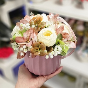 Selyemvirágos asztaldísz - Meska.hu