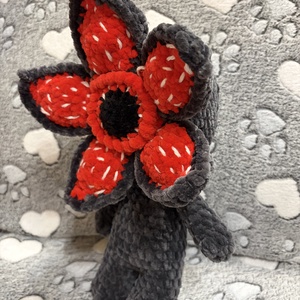 Stranger things demogorgon - játék & sport - plüssállat & játékfigura - más figura - Meska.hu