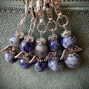 Szodalit Angyalkás függő delfinkapoccsal, Táska & Tok, Kulcstartó & Táskadísz, Táskadísz, Ékszerkészítés, MESKA