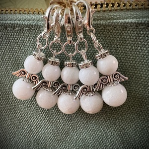 Tejkvarc Angyalkás függő delfinkapoccsal - Meska.hu