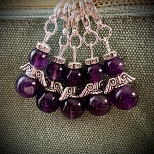 Ametiszt Angyalkás függő delfinkapoccsal, Táska & Tok, Kulcstartó & Táskadísz, Táskadísz, Ékszerkészítés, MESKA