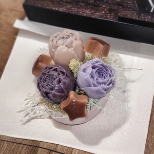 Vanília pálcikás  Illatviasz szett, Otthon & Életmód, Gyertya, illat, aroma, Illatviasz, Gyertya-, mécseskészítés, Különleges, kézzel készült vanília illatú illatviasz, amely romantikus, virágos kompozíció formájáb..., MESKA