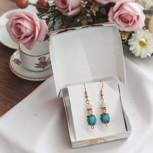 Fülbevaló díszdobozban  - ékszer - fülbevaló - lógó fülbevaló - Meska.hu