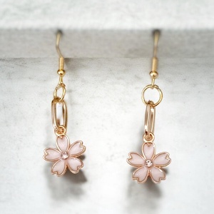 Fülbevaló dísztasakban  - ékszer - fülbevaló - lógó fülbevaló - Meska.hu