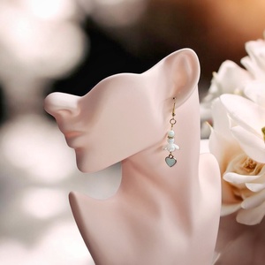 Ajándék nőknek � romantikus  fülbevaló elegáns dísztasakkal - ékszer - fülbevaló - lógó fülbevaló - Meska.hu
