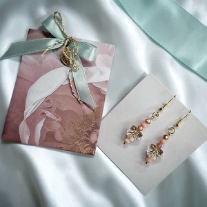 Ajándék nőknek � romantikus  fülbevaló elegáns dísztasakkal - Meska.hu