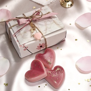 Nőnapi ajándékcsomag Illatviasz és Fülbevaló díszdobozban személyes üzenettel - ékszer - fülbevaló - lógó fülbevaló - Meska.hu