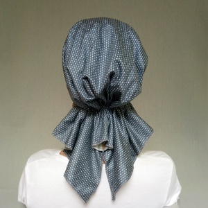 Kemoterápiás fejkendő - szürke, pöttyös,  pamut jersey kendő - paróka helyett - daganatos kezelések idejére - ruha & divat - sál, sapka, kendő - kendő - Meska.hu