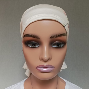 Kemoterápiás kendő - krém, virágmintás fejkedő - paróka helyett - daganatos betegség idején - ruha & divat - sál, sapka, kendő - kendő - Meska.hu