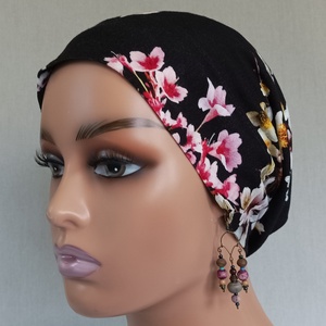Sapka - Kemoterápiás sapka - fekete, cseresznyevirágos - daganatos kezelések idejére - ruha & divat - sál, sapka, kendő - kendő - Meska.hu