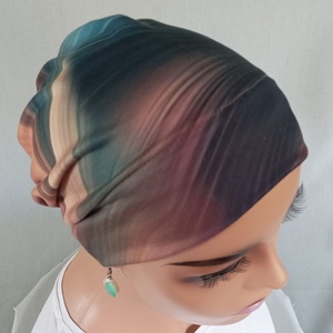 Sapka - Kemoterápiás sapka -, sötétzöld-bézs mintás -, daganatos kezelések idejére is - ruha & divat - sál, sapka, kendő - kendő - Meska.hu