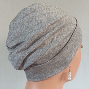 Sapka - Kemoterápiás sapka - világosszürke -, paróka helyett - daganatos kezelések idejére is - ruha & divat - sál, sapka, kendő - kendő - Meska.hu