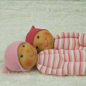 Waldorf jellegű marokbaba iker kislányoknak -Puha társ a mindennapokban - játék & sport - baba & babaház - játékbaba, babakellék - Meska.hu