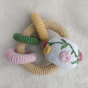 Amigurumi baba csörgő rágóka - játék & sport - Meska.hu
