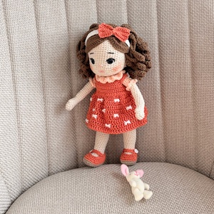 Amigurumi Horgolt Lea - játék & sport - baba & babaház - öltöztethető baba - Meska.hu