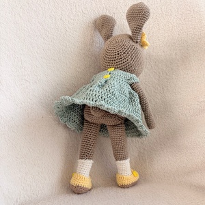 Amigurumi Emma nyuszi - játék & sport - baba & babaház - öltöztethető baba - Meska.hu
