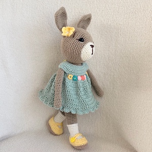 Amigurumi Emma nyuszi - játék & sport - baba & babaház - öltöztethető baba - Meska.hu