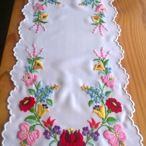 Hímzett terítő -  - Meska.hu