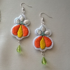 Matyó virágocska, Ékszer, Fülbevaló, Lógó fülbevaló, Ékszerkészítés, Hímzés, MESKA